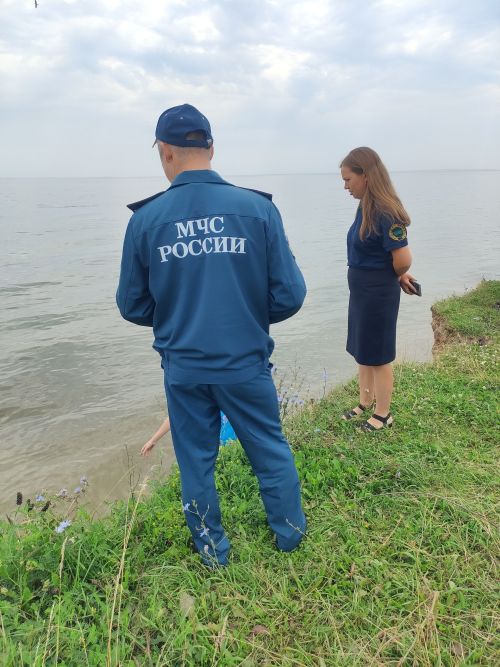 Тетюшанам и отдыхающим рассказали о правилах безопасного поведения на воде