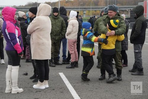 Еще троих многодетных отцов из Татарстана удалось вернуть в семьи