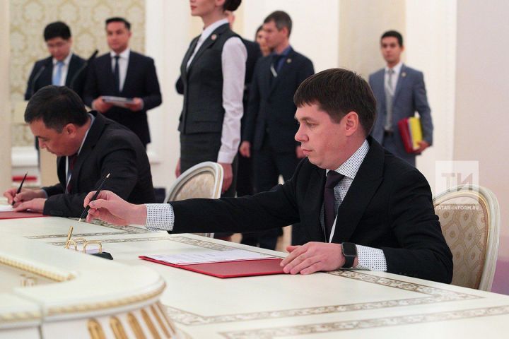 «Татар-информ» и «Казинформ» подписали меморандум о сотрудничестве