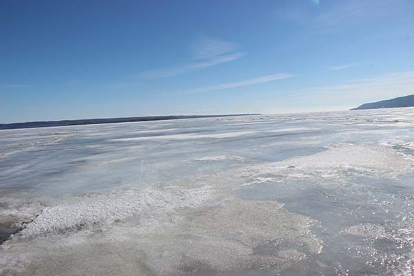 В Татарстане подросток провалился под лед озера
