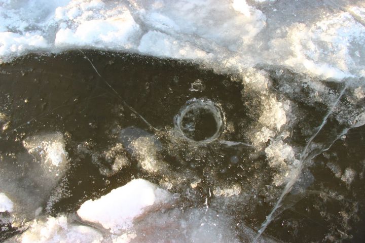В Татарстане мужчина погиб, провалившись под лед