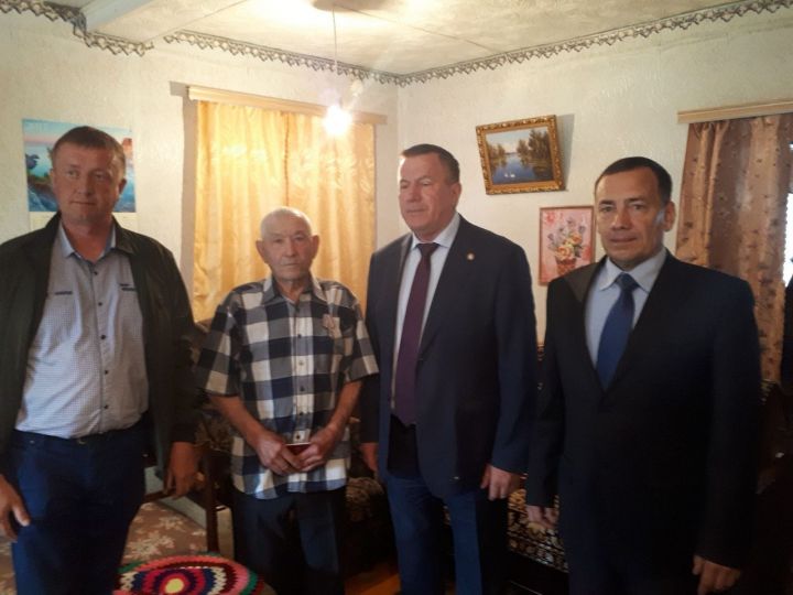 В Тетюшском районе наградили ветеранов медалью "За доблестный труд"