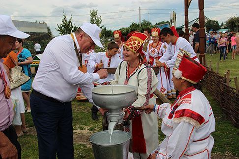 В Тетюшском районе проходит  V  Республиканский фестиваль мордовской культуры «Валда шинясь»