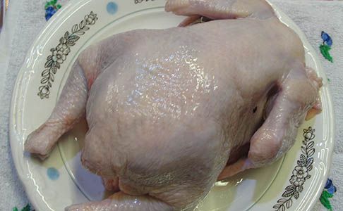 В Туве 50 человек отравились курицей в местном кафе