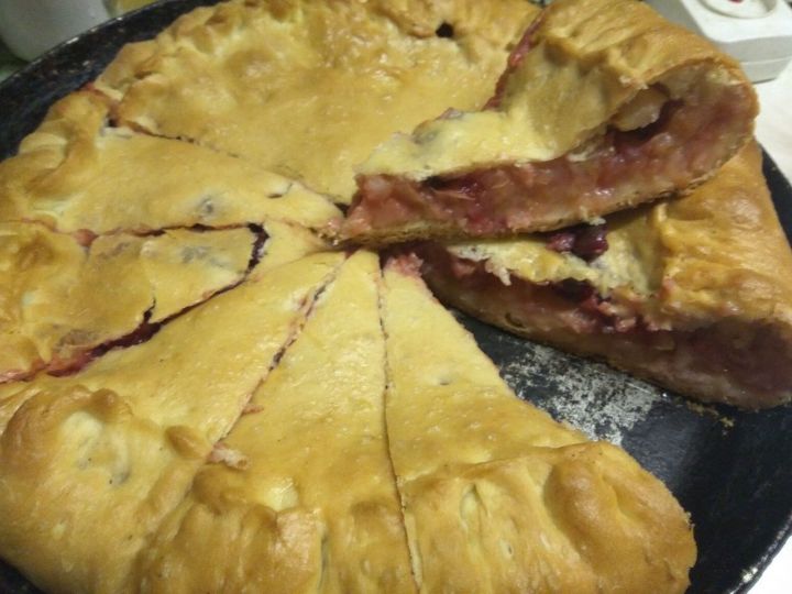 Рецепт от тетюшанки: яблочный пирог с вишней