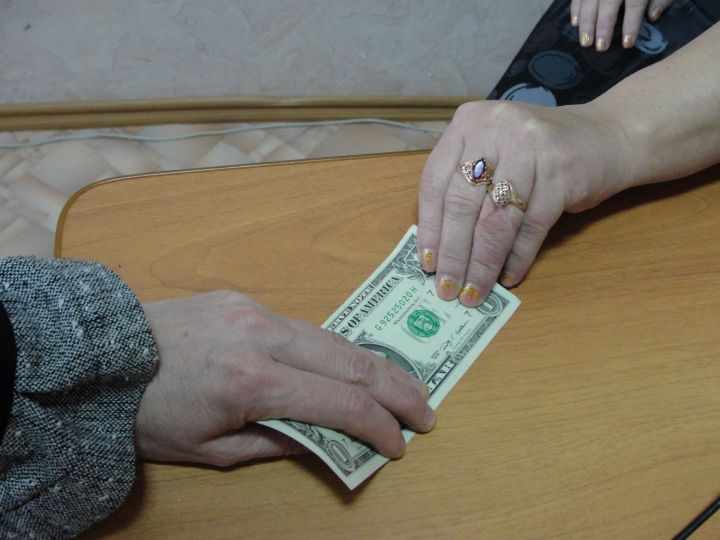 По мнению жителей Татарстана, средняя сумма взятки в республике составила 39 тысяч рублей