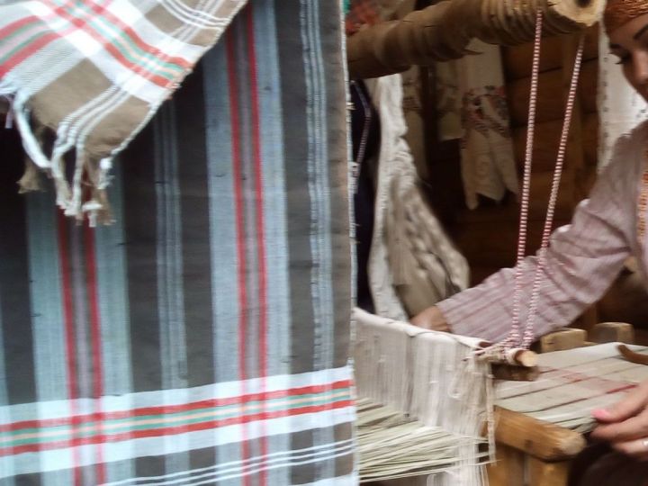 На Харитину, 18 октября,  женщины садились за ткацкие станки и начинали ткать холсты