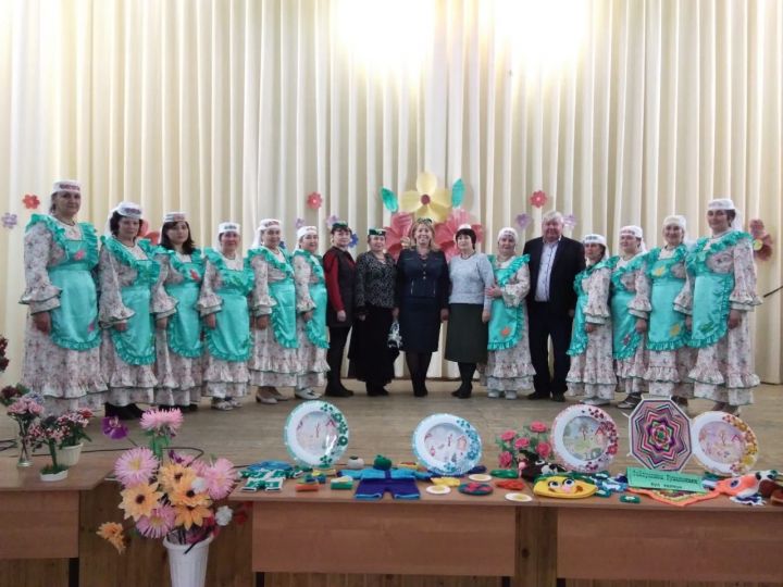 В Большетарханском СДК прошел концерт, посвященный Дню матери