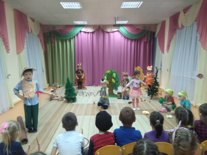В Тетюшах в детском саду показали спектакль «Как помочь другу?»