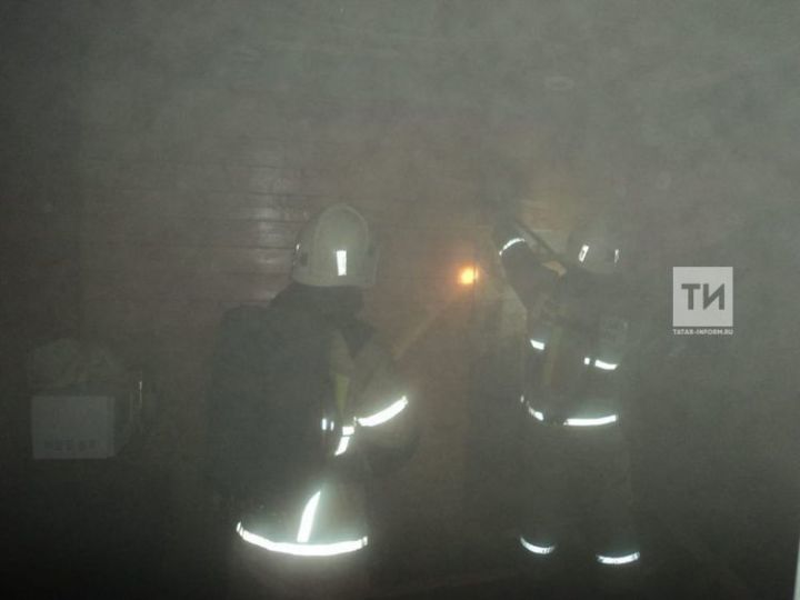 Из горящей частной сауны  в  Татарстане успели спастись восемь человек