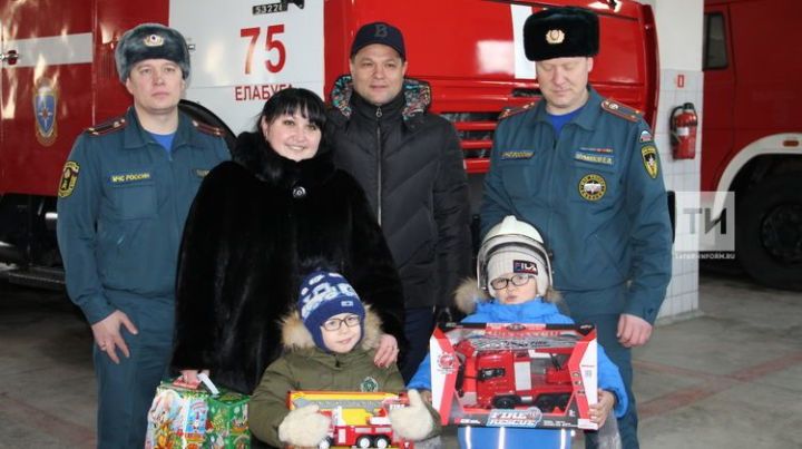 Президент Татарстана Рустам Минниханов исполнил мечту шестилетнего мальчика из Елабуги