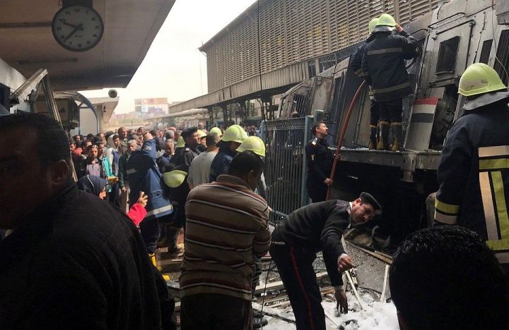 На вокзале в Каире загорелся поезд. Есть жертвы
