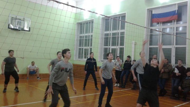 Алабирде урта мәктәбендә матур гадәт буенча волейбол ярышлары узды