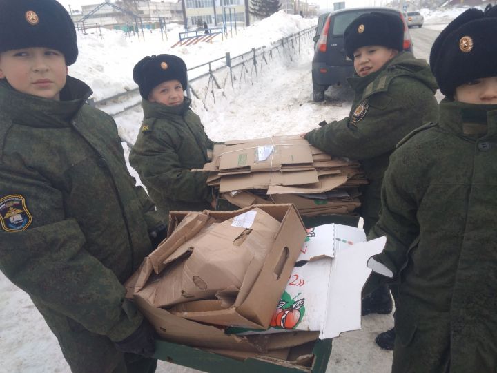 Тетюшские кадеты - участники акции «Сдай макулатуру –спаси дерево!»