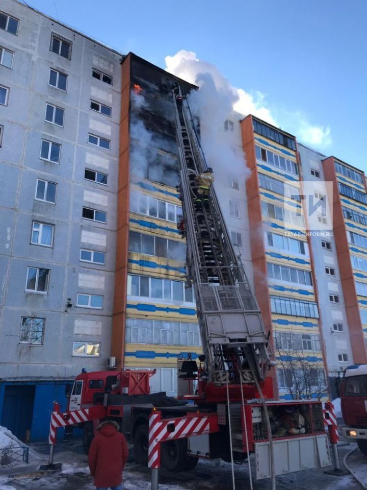 Пожар в многоэтажке  уничтожил сразу две квартиры и три балкона