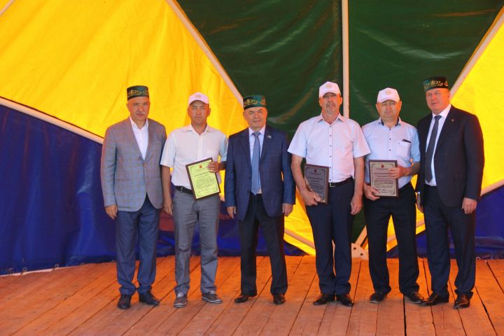 Благодарность главы Тетюш&shy;ского муниципального района вручена коллективам