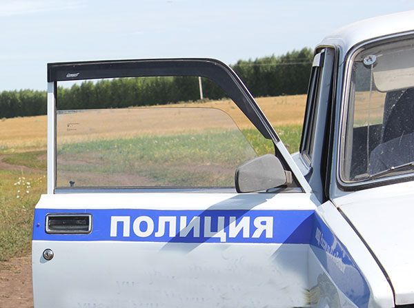 В Татарстане экипаж ДПС помог добраться до больницы женщине, у которой за рулем начались роды