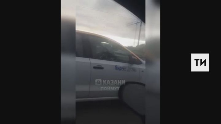Ребенок за рулем авто «Яндекс.Драйв» был замечен очевидцами