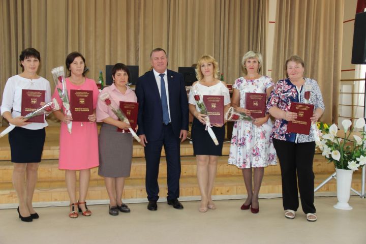 Почетной грамотой Тетюшского муниципального района награждены педагоги