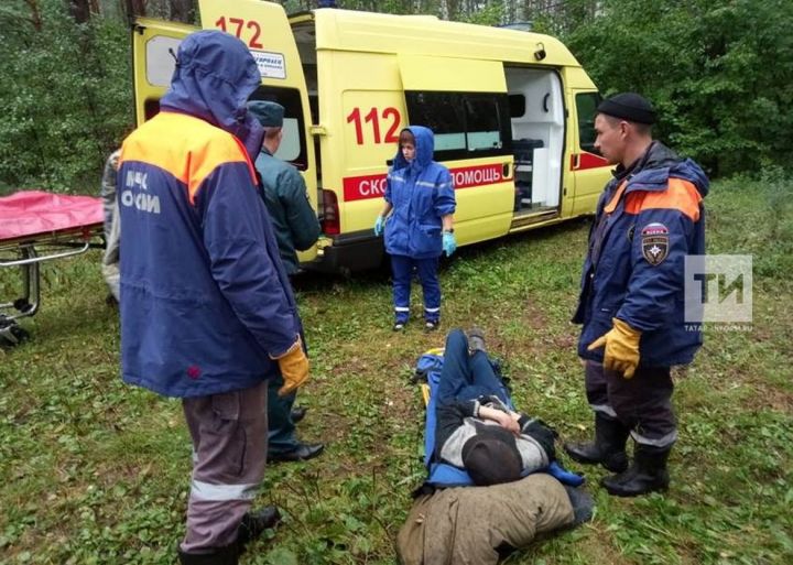 В Татарстане спасли пожилого мужчину, который поранил ногу в лесу и не мог дойти до дома