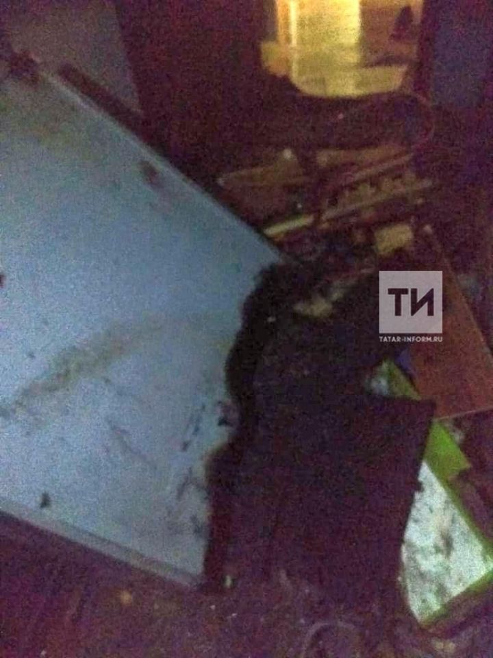 На пожаре в татарстане огнеборцы спасли 12-летнюю девочку