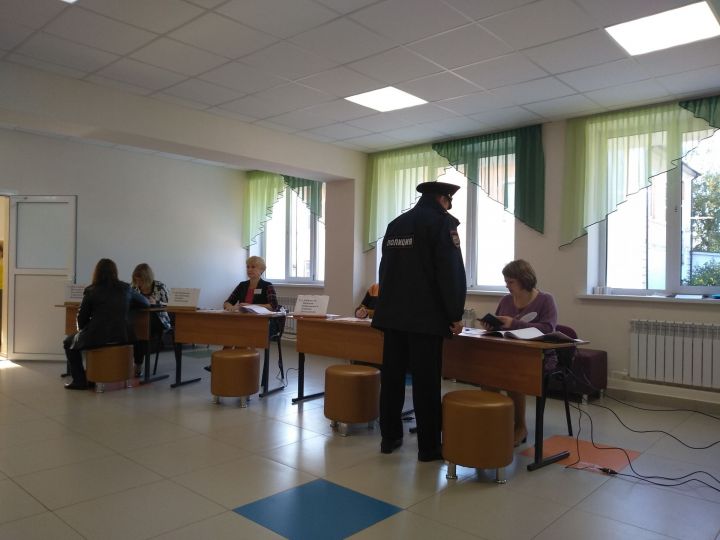 На всех избирательных участках Тетюш и сельских поселений Тетюшского района организована охрана общественного порядка.