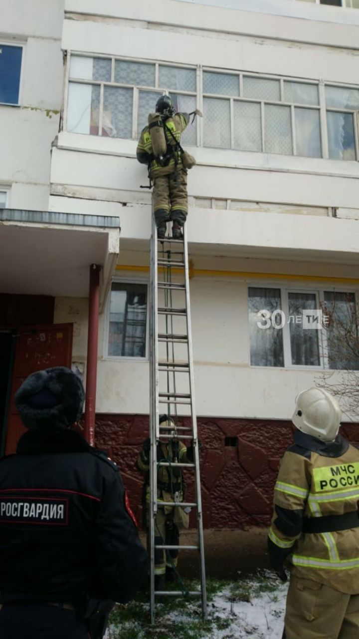 Благодаря сработавшему пожарному извещателю, в Татарстане спасли бабушку из задымленной квартиры