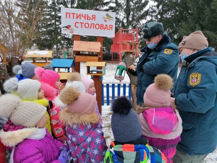 Хорошей традицией в детском саду «Березка» стало кормление птиц зимой