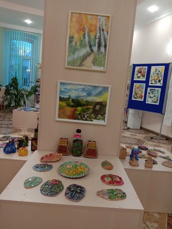 В Детской школе искусств организована выставка творческих работ «Цвети, мой Татарстан»