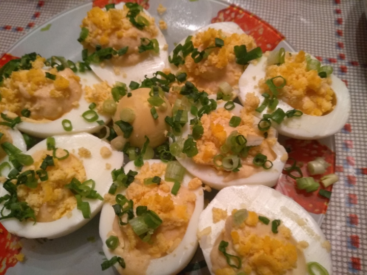 Советуем приготовить: Яйца, фаршированные сырным кремом