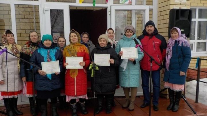 13 пенсионерам Большешемякинского сельского поселения вручили сертификаты