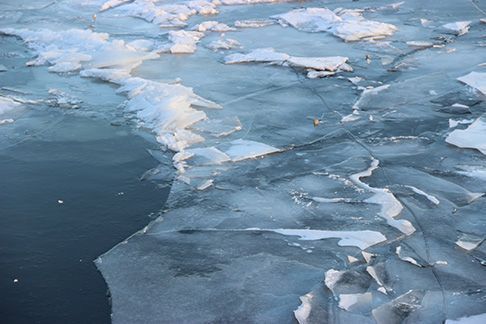 В Татарстане спасли троих рыбаков,  провалившихся под лед