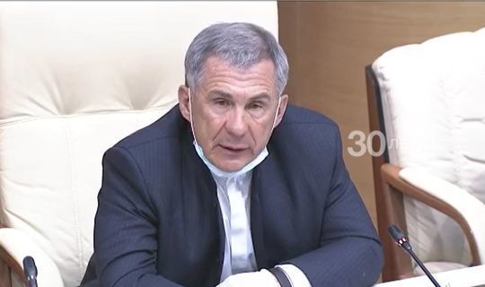 Президент Татарстана поручил внимательно отнестись к выплатам медикам за работу с зараженными Covid-19