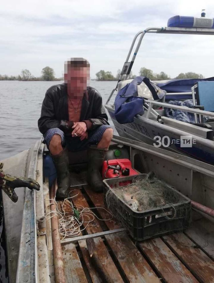 В Татарстане на Волге задержан браконьер, ловивший рыбу сетями