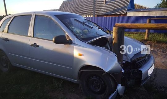 В Татарстане в результате ДТП водитель легкового авто и 3-летний пассажир получили тяжелые травмы