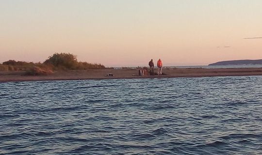 С острова  в Татарстане спасли двоих мужчин, которые остались без лодки