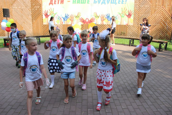 В рамках акции «Помоги собраться в школу» помощь получат 7 тыс. будущих первоклассников Татарстана