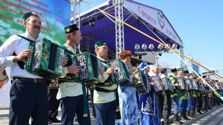 В Казани пройдет Республиканский праздник народного творчества «Уйнагыз, гармуннар!» – «Играй, гармонь!»
