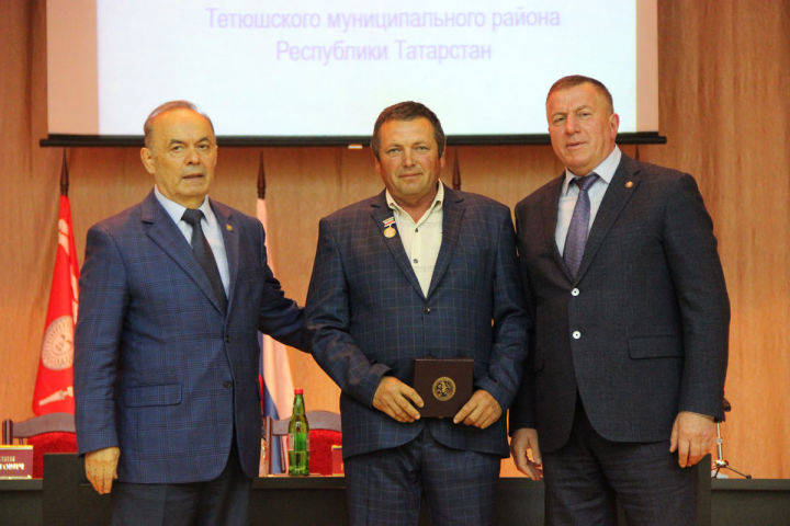 Почетное звание «Заслуженный агроном Республики Татарстан» присвоено главному агроному сельхозпредприятия «Новая Заря»