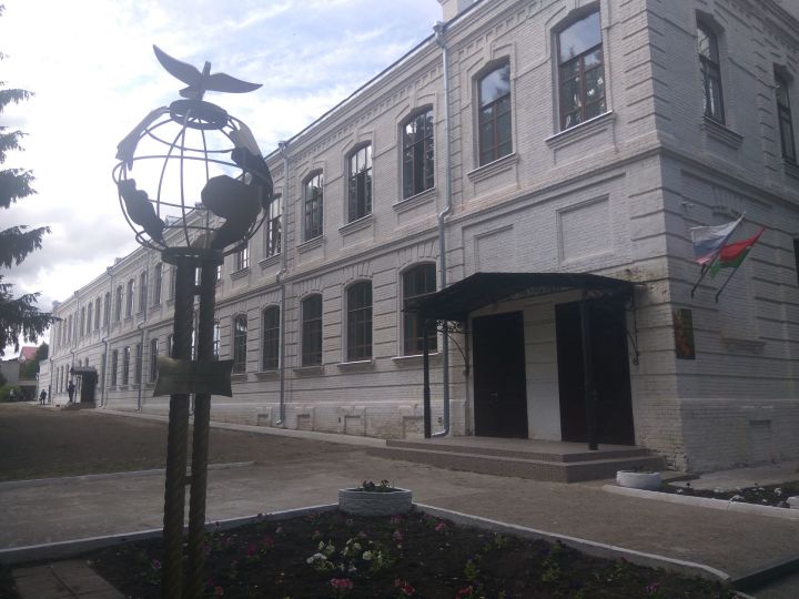 В числе 100 лучших колледжей России оказался и Тетюшский государственный колледж гражданской защиты