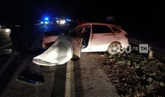В Татарстане на трассе М7 в ДТП погибли два человека и один пострадал