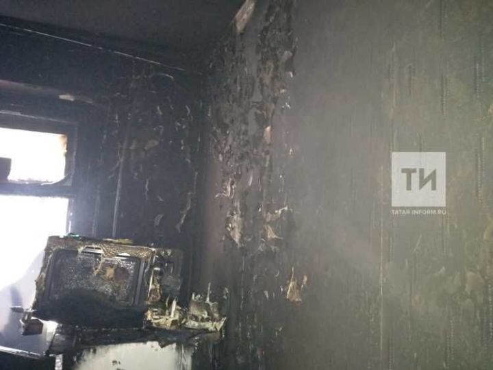 В Татарстане из пожара спасли мать с двумя детьми