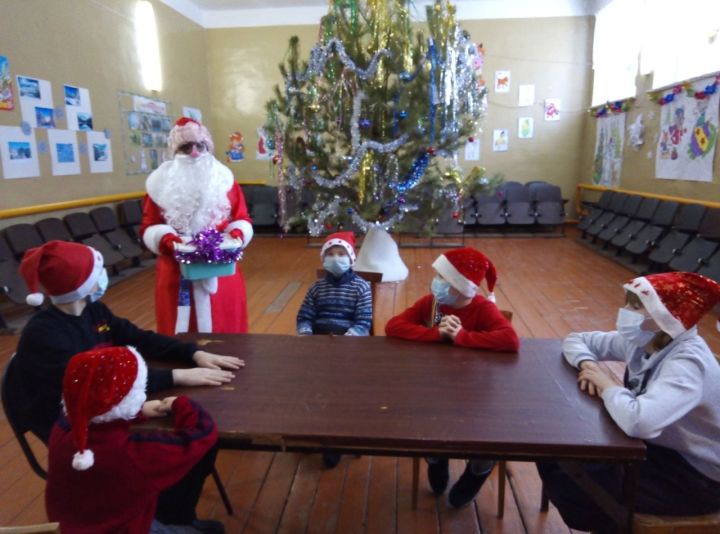 В Удельно-Нечасовском СДК прошла игровая программа для детей "Тайна снежного сундучка"