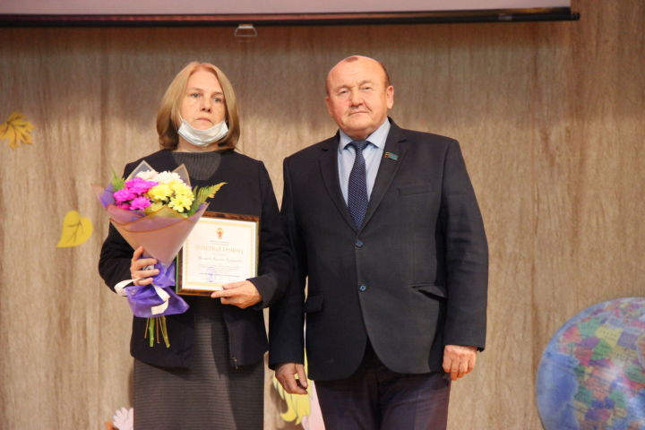 Педагог из Тетюш награждена Почетной грамотой Министерства просвещения РФ