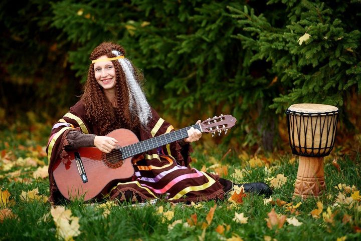 Под благородное звучание гитары: тетюшанка Наталья Кудряшова ценит в музыкальном инструменте бархатный тембр