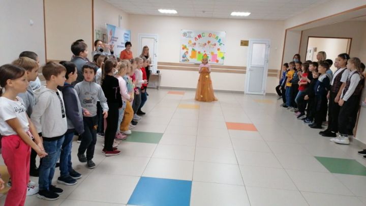 В тетюшской школе состоялось открытие лагерной смены «Листопад»