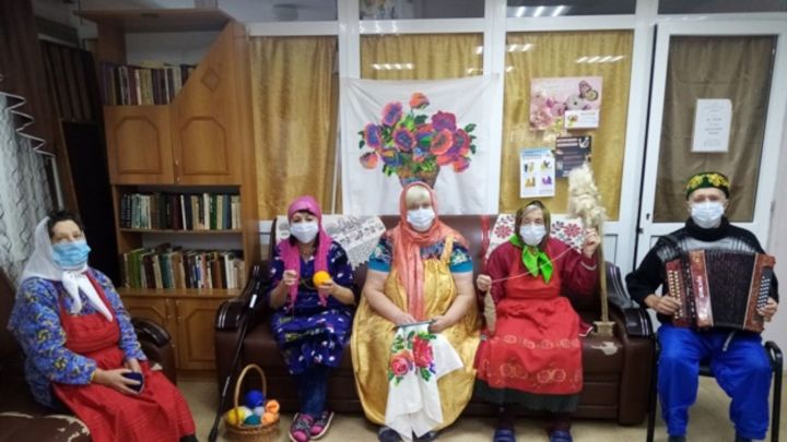 Жители Тетюшского дома-интерната устраивают осенние посиделки