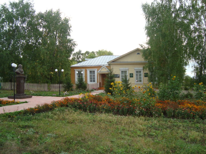 Для первоначального обучения грамоте в чувашском селе построили школу