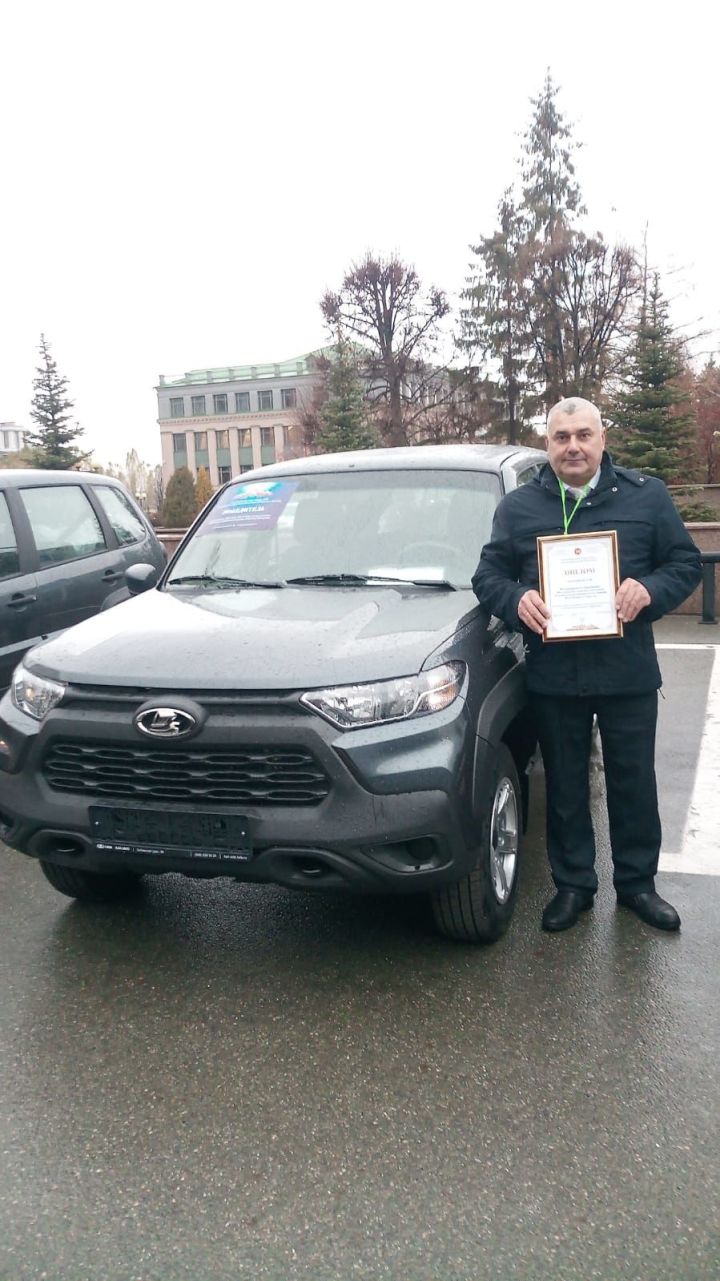 Главы двух сельских поселений Тетюшского ­рай­она получили ключи от автомобилей