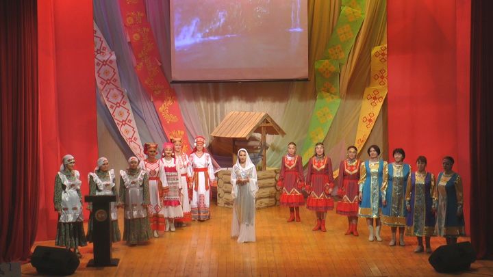 В Тетюшском районном Доме культуры был проведен фолкурок «Народов дружная семья»